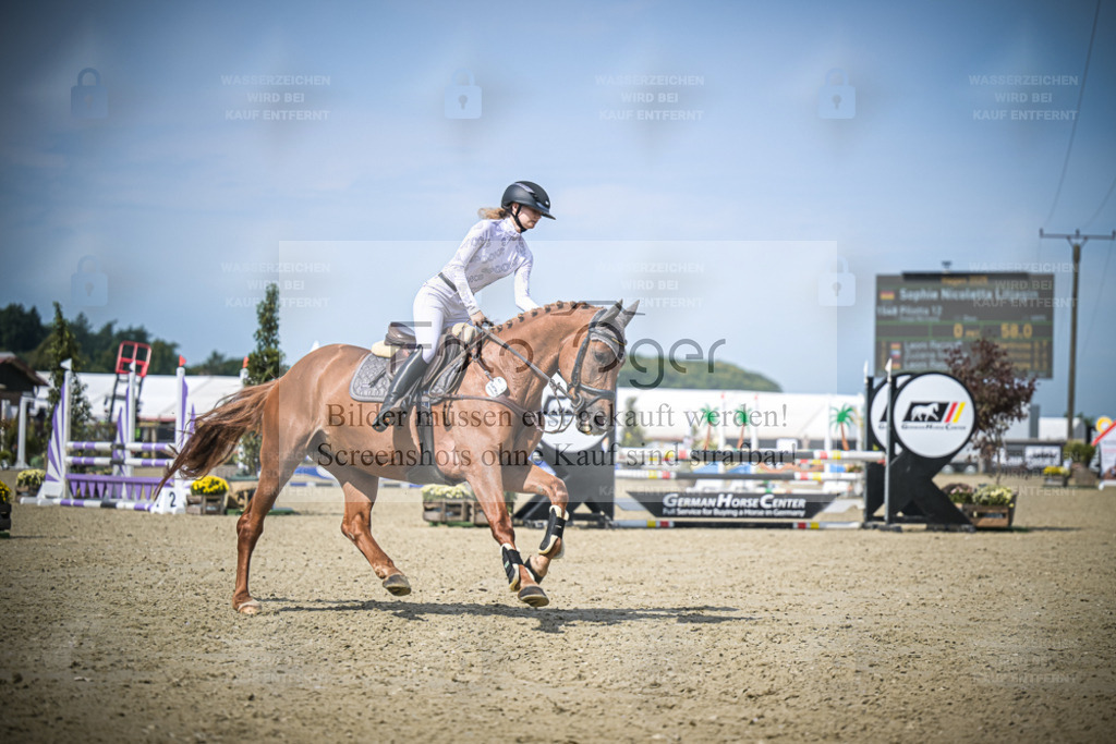 DOS_3798 | Entdecke hochwertige Reitturnierfotos von Foto Oger. Professionell, emotional und authentisch – jetzt Lieblingsmomente im Shop bestellen. - Realisiert mit Pictrs.com