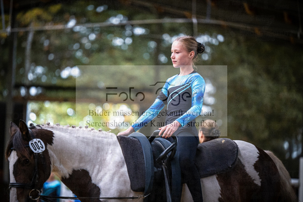 DOS_0062 | Entdecke hochwertige Reitturnierfotos von Foto Oger. Professionell, emotional und authentisch – jetzt Lieblingsmomente im Shop bestellen.Deutschlandweite Turnierfotografie. - Realisiert mit Pictrs.com
