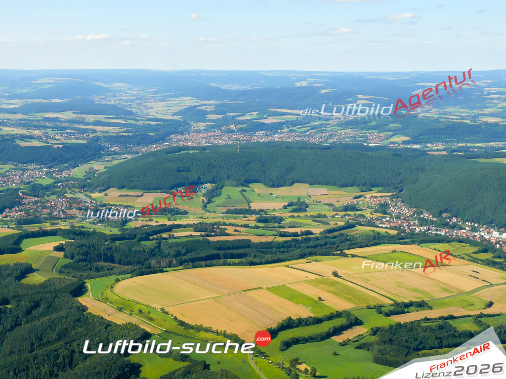 Die Luftaufnahme der Stadt Weissenbrunn wurde vom UL-Flugzeug heraus erstellt ( keine Drohne )- hohe Auflösung für beste Qualität