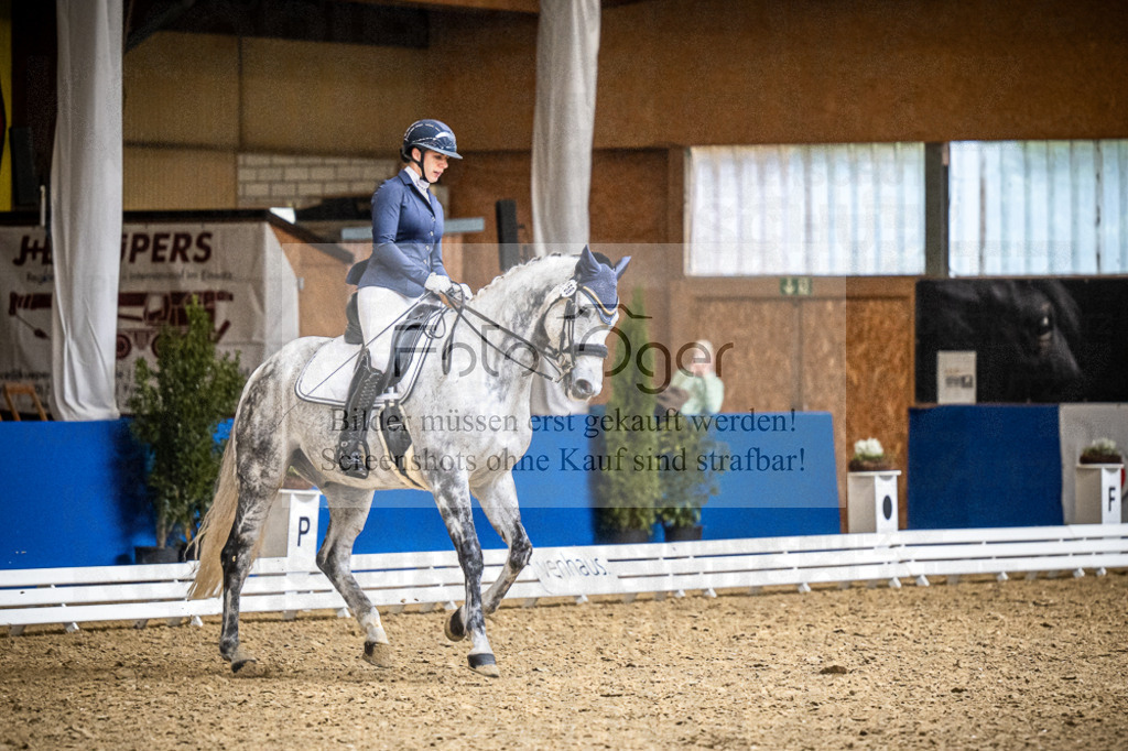DOS_3146 | Entdecke hochwertige Reitturnierfotos von Foto Oger. Professionell, emotional und authentisch – jetzt Lieblingsmomente im Shop bestellen.Deutschlandweite Turnierfotografie. - Realisiert mit Pictrs.com