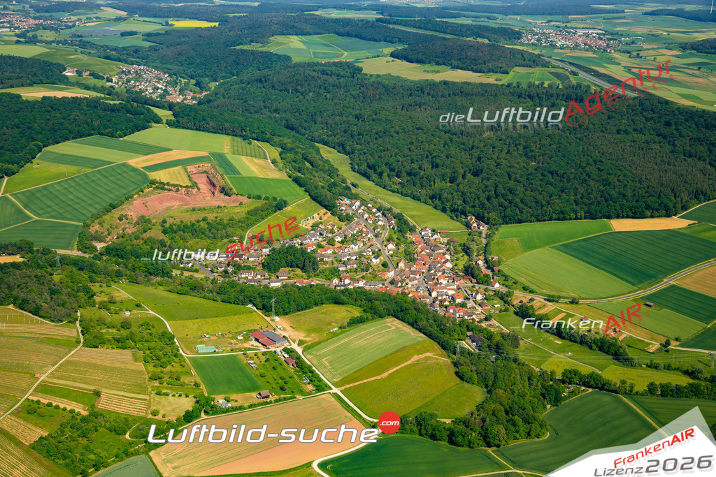 Das Luftbild zeigt Wüstenzell Holzkirchen - Die Luftaufnahme wurde 2023 vom UL-Flugzeug aus erstellt ( keine Drohne ) - Hochauflösende Luftaufnahme - Für grossformatige Ausdrucke geeignet. Die Geschenkidee !Mit Lizenz und Bildrechte bestellbar
