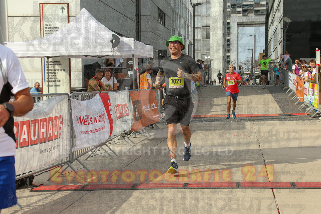 250920_1525_EX1_9382 | Sportfotografie im Rhein-Sieg Kreis, Köln, Bonn, NRW, Rheinland Pfalz, Hessen, etc. Unser Tätigkeitsfeld umfasst den Laufsport vom Volkslauf über den Marathon, Duathlon, Triathon bis zum Ultralauf wie Kölnpfad Ultra oder Schindertrail.