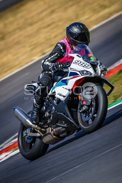 0989-250705LR-011_989 | Deine Full-Service-Agentur für ✔️Videoproduktionen und ✔️Motorsportfotografie Jetzt Angebot anfragen!