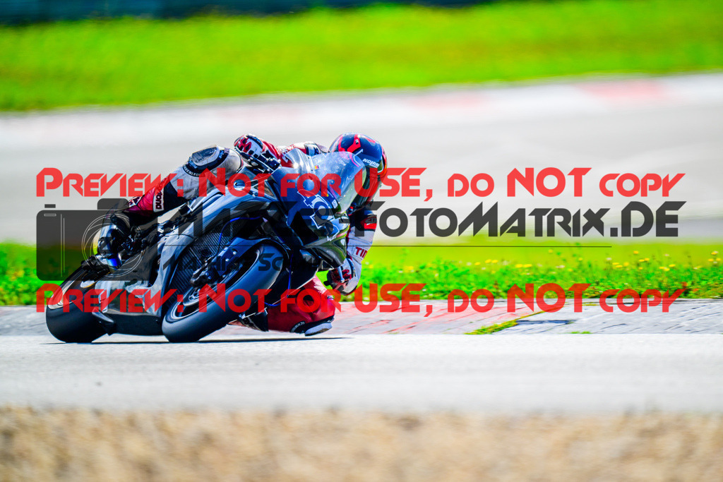 MaZZes_FotoMatrix_240911_6007705_7982 | WEISS