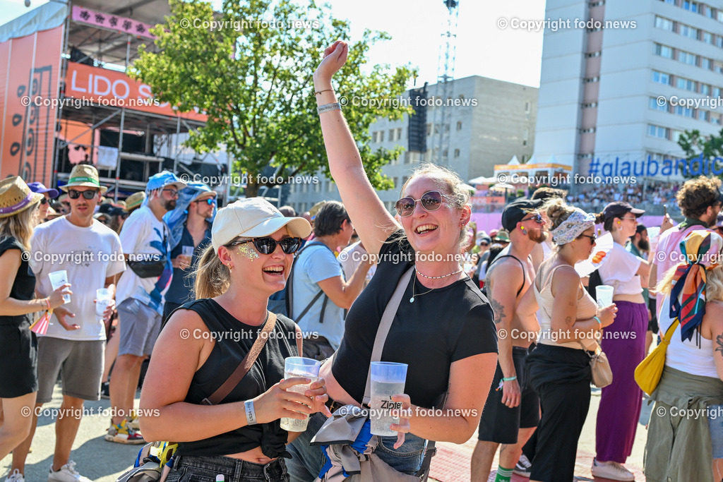 Lido Sounds Festival Linz 2024_ 28.06.2024-51 | 28.06.2024, Linz, AUT, Lido Sounds Festival Linz 2024, im Bild Besucher, Menschen, Musik, Festival
