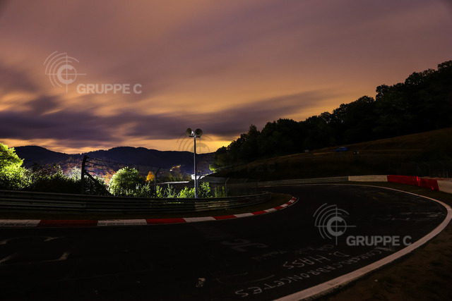 24hNbr20_031361JS_NH | Motorsport-Fotografie: DTM, 24h Nürburgring und GT-Action in hochauflösenden Bildern. Entdecke packende Rennmomente & Impressionen direkt aus der Boxengasse. - Realisiert mit Pictrs.com