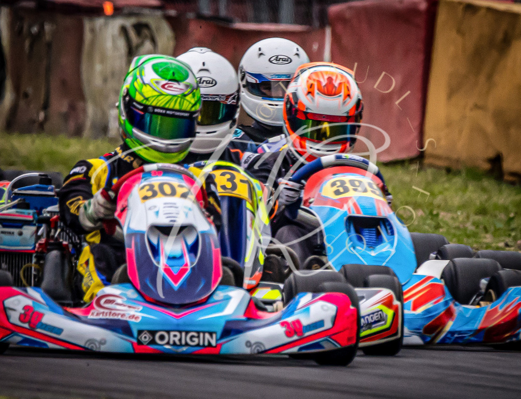 33073731-74FF-4F90-BA74-16D12694A58D | traudl_s_fotos