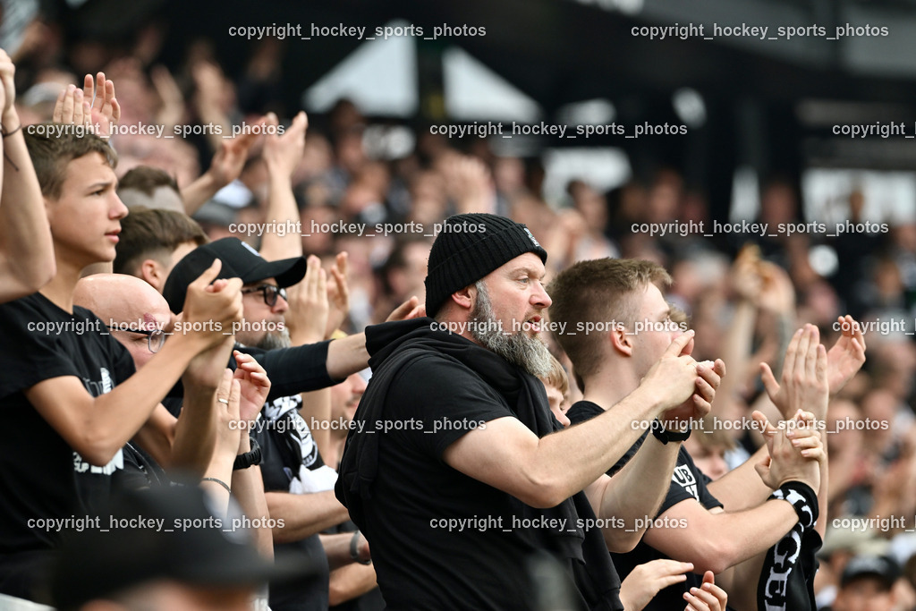 SK Puntigamer Sturm vs. SK Rapid Wien Siegerehrung, Impressionen | SK Sturm Fans, SK Puntigamer Sturm vs. SK Rapid Wien Siegerehrung, Impressionen, SK Puntigamer Sturm vs. SK Rapid Wien Siegerehrung, Impressionen am 01.05.2024 in Klagenfurt (Wörthersee Stadion ), Austria, (Photo by Bernd Stefan)