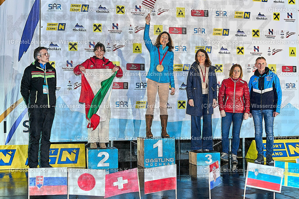 ALP2361_FMC-GS_Kat-C_Siegerehrung | (C)FotoLois.com, Alois Spandl, World Criterium Masters Ski Alpin 2023 Hochkar, WellcomeFeier mit Siegerehrungen Slalom A + GiantSlalom C, Mo 20. März 2023.