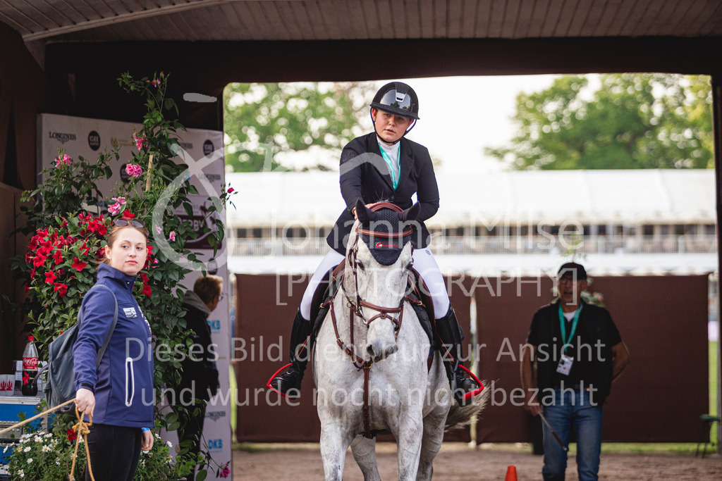 240510_Hamburg_Amateur-Small-372 | Deine schönsten Turniermomente als professionelle Fotos! Entdecke hochwertige Pferdesport-Fotografie im Online-Shop. Jetzt Fotos finden & bestellen!