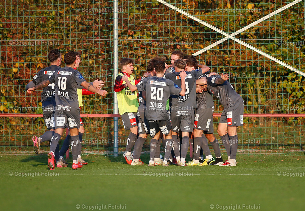 A_LUI_181025_38 | SPORT,FUSSBALL,REGIONALLIGA MITTE ASKOE OEDT-UNION GURTEN 18.10.2025 IM BILD: DIE SPIELR VON GURTEN JUBELN UEBER DAS 1:0 FOTO:FOTOLUI