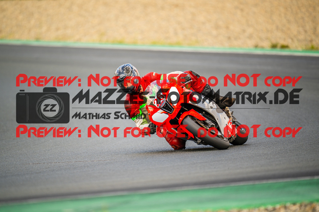 MaZZes_FotoMatrix_240724_6007705_2-306 | ROT