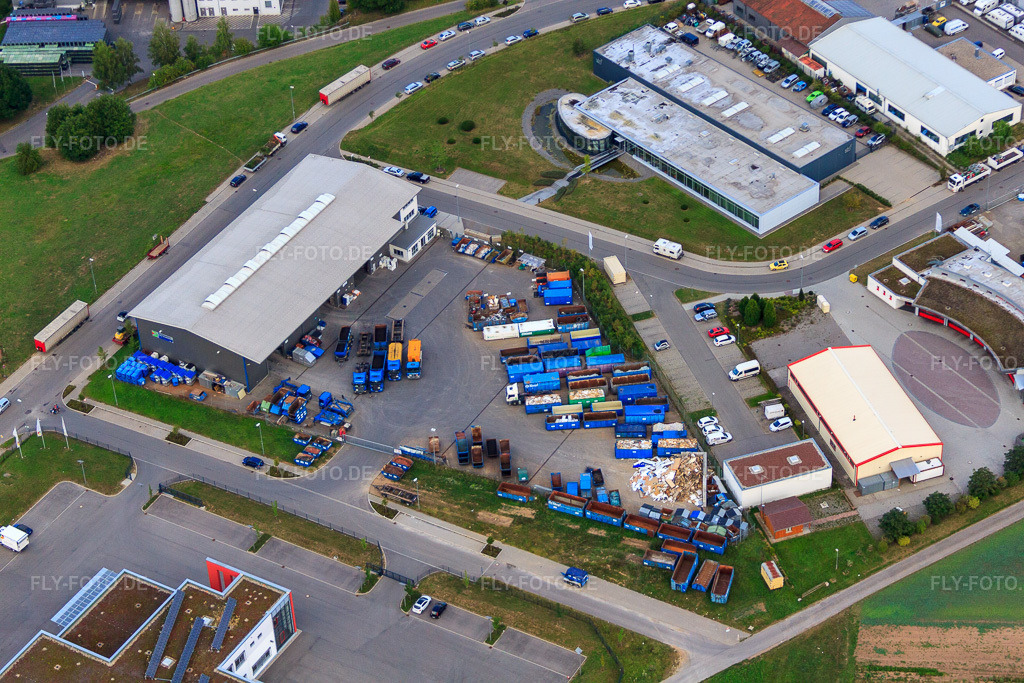 Luftbild: KÖMPF Recyclingzentrum & Containerdienst in Calw im Bundesland Baden-Württemberg in Deutschland. – Foto: IMG_52445.jpg vom 23.08.2012 durch Werner Riehm/FLY-FOTO.de – Auflösung des Originals: 4752 x 3168 px – Ihr Entsorgungspartner | Recyclingzentrum KÖMPF