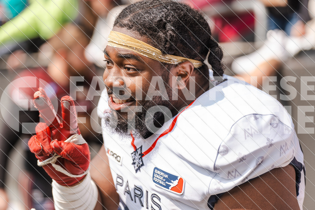 GER Rhein Fire vs. Paris Musketeers, Football, European League of Football, Spieltag 4, Saison 2025, 08.06.2025 | GER Rhein Fire vs. Paris Musketeers, Football, European League of Football, Spieltag 4, Saison 2025, 08.06.2025Foto: Fabian Friese - Realisiert mit Pictrs.com