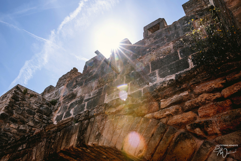 Alcudia, Mallorca | Herzlich willkommen auf meiner Seite! Ich bin Elke Wallnisch, Deine Fotografin für lichtstarke Momente. Der Name steht für alles, was mich mit der Fotografie verbindet: Das Licht und seine machtvolle Wirkung auf eine Situation oder unsere Stimmung - Realisiert mit Pictrs.com