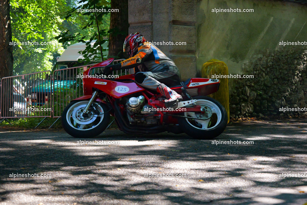 P1026460 | Erleben Sie atemberaubende, hochqualitative Fotos Ihrer Fahrt entlang der malerischen Alpenstraßen. Besuchen Sie alpineshots.com, um professionelle Aufnahmen Ihrer unvergesslichen Reise zu finden und zu kaufen - Realisiert mit Pictrs.com