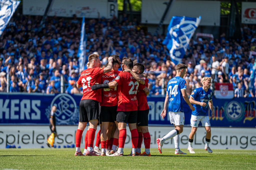 Stuttgarter Kickers vs. SG Sonnenhof Großaspach, Fussball, WFV-Pokal, Finale, 23.05.2026 | Kollektiver Torjubel nach 0:1 durch Michael Kleinschrodt (SG Sonnenhof Großaspach, #11),Stuttgarter Kickers vs. SG Sonnenhof Großaspach, Fussball, WFV-Pokal, Finale, 23.05.2026