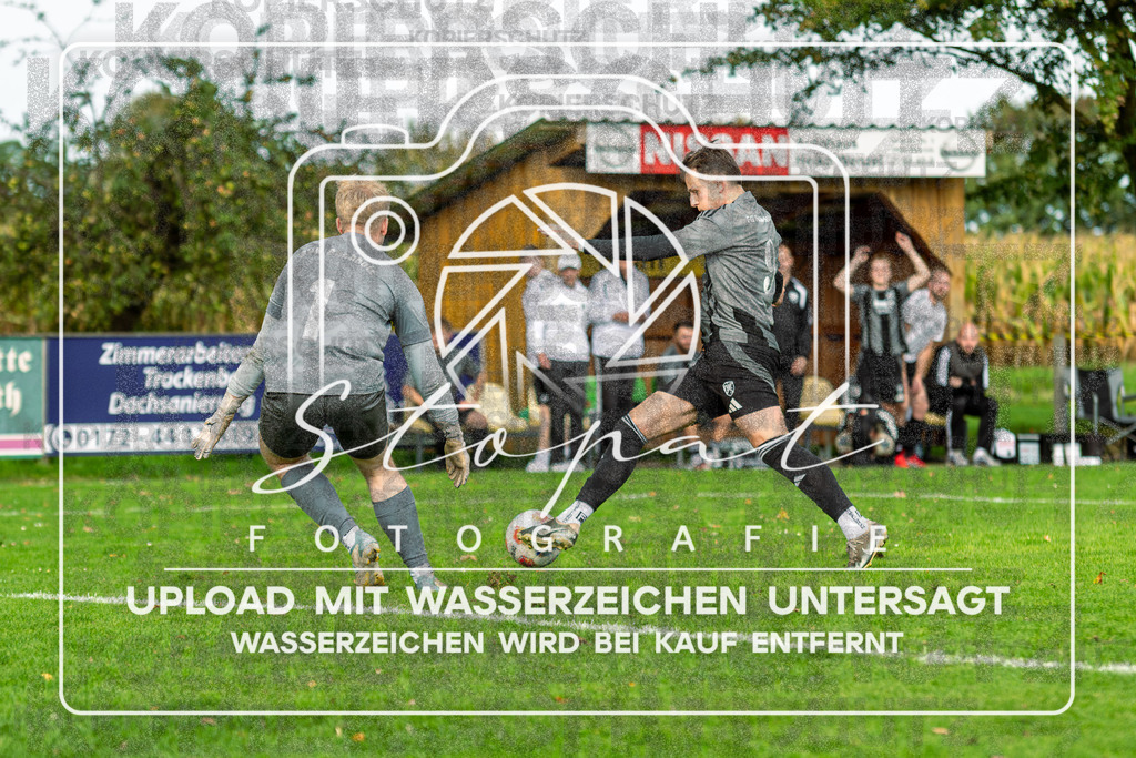 260920-FGFS-SVN-0069 | v.l. Luca Mätschke (SVN Buchholz #1), Til-Lukas Hasse (FG Fulde-Stellichte #9);Kreisliga Herren HK - FG Fulde-Stellichte vs. SVN Buchholz am 20.09.2026 in Zentralstadion, Fulde - Realisiert mit Pictrs.com