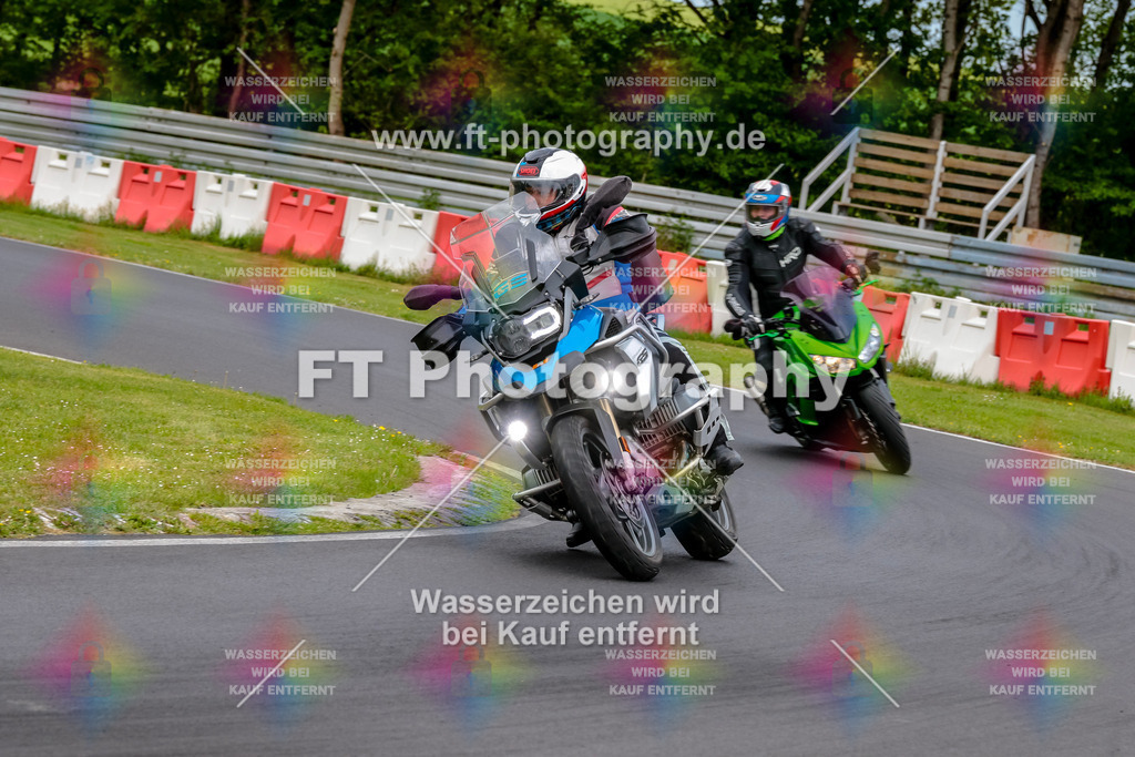 MotoTeamVBK-20259 | Hier findet Ihr Bilder von Touristenfahrten auf der Nürburgring Nordschleife oder von anderen Veranstaltungen die ich besucht habe. Viel Spass beim Durch Schauen 