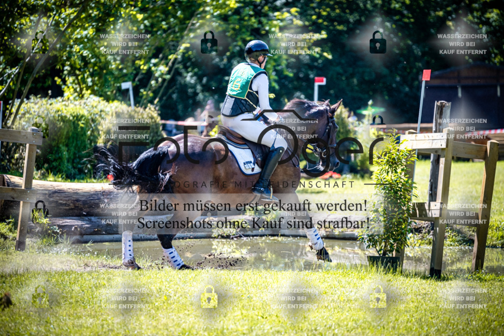 A1_Vielseitigkeitsturnier Melle Oldendorf-15c-0082 | Entdecke hochwertige Reitturnierfotos von Foto Oger. Professionell, emotional und authentisch – jetzt Lieblingsmomente im Shop bestellen.Deutschlandweite Turnierfotografie. - Realisiert mit Pictrs.com