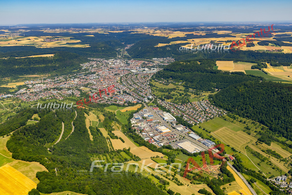 gewerbegebiet-geislingen-an-der-steige-luftbild-2022-8496 | Aktuelles Luftbild von Gewerbegebiet Geislingen an der Steige - Die Luftaufnahme wurde 2022 mittels UL-Flugzeug erstellt ( keine Drohne ) - hochauflösende Kamera-Systeme von  Canon -
Beste Qualität - Für grossformatige Ausdrucke geeignet. Die Geschenkidee !