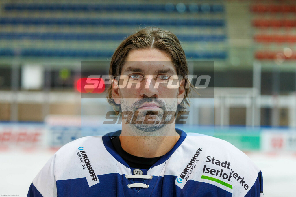 Iserlohn Roosters Teamshooting | Hubert Labrie - Realisiert mit Pictrs.com
