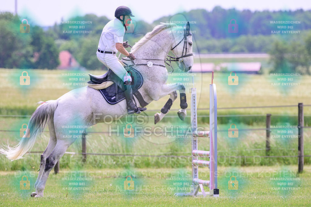 30052026-Forstinning-Prfg23-0127 | Fokus Hufschlag Fotografie - Realisiert mit Pictrs.com