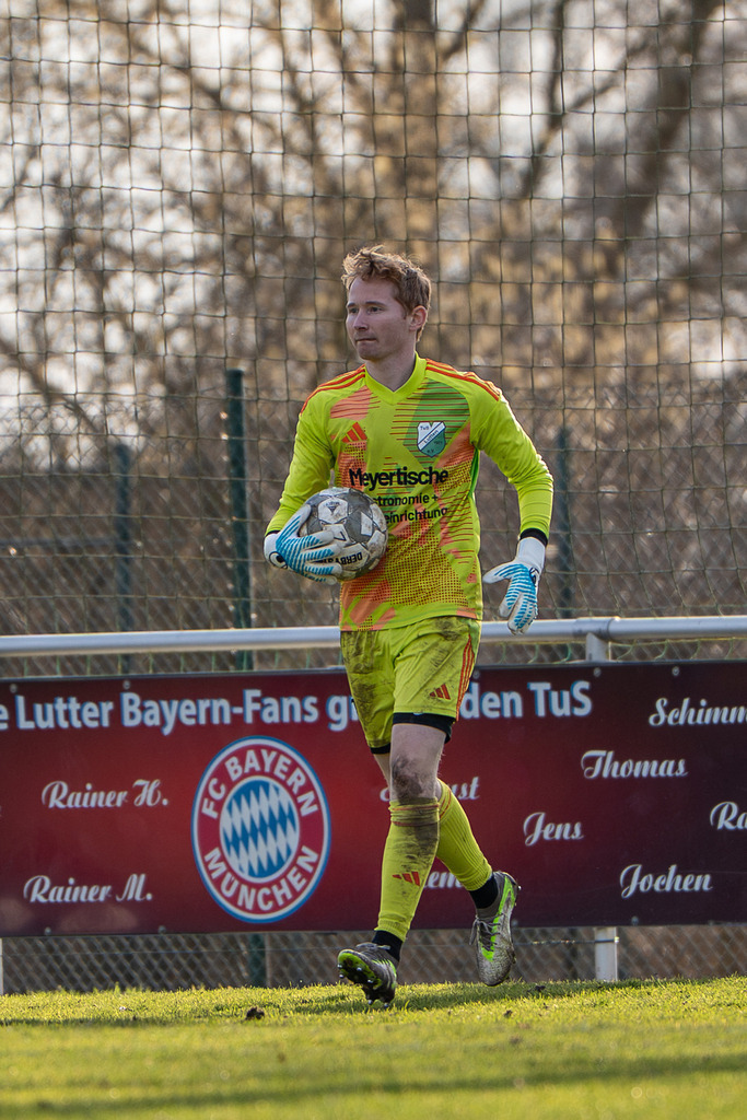 Fußball I Herren I Saison 2025-2026 I Bezirksliga Weser-Ems 4 I 21. Spieltag I TuS Lutten - SW Osterfeine I 4102 | jns.sportfotos - Realisiert mit Pictrs.com