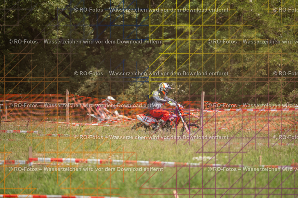 Wolfshausen 5 Lauf -121 | Sportfotografie von RO-Fotos: Motorsport, Motocross, Enduro, Laufveranstaltungen und Triathlon. Professionelle Fotos von Sportlern und Events. - Realisiert mit Pictrs.com