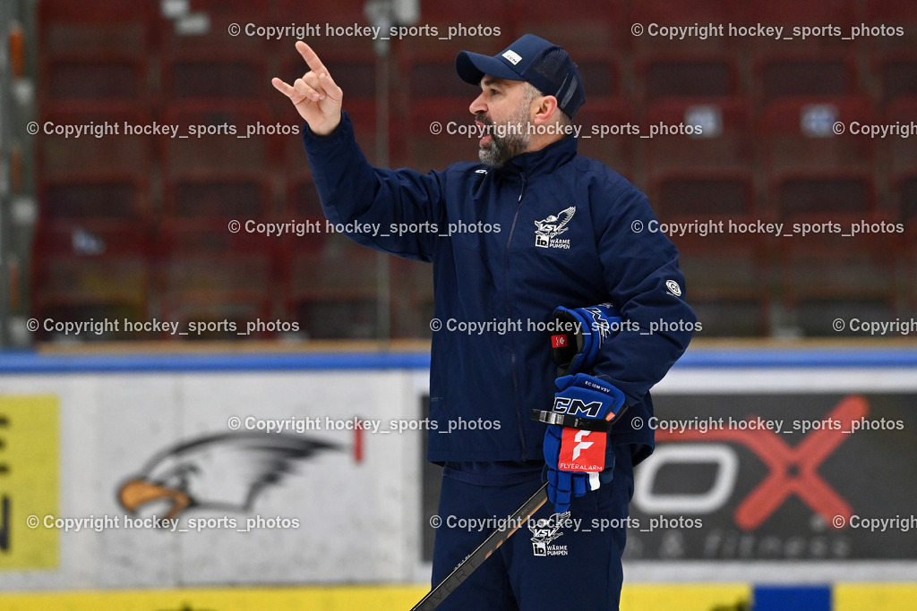 Eistrainig EC VSV mit Headcoach Pierre Allard | Eistrainig EC VSV mit Headcoach Pierre Allard, 1. Eistrainig EC VSV mit Headcoach Pierre Allard am 02.12.2025 in Villach (Stadthalle Villach), Austria, (Photo by Bernd Stefan)