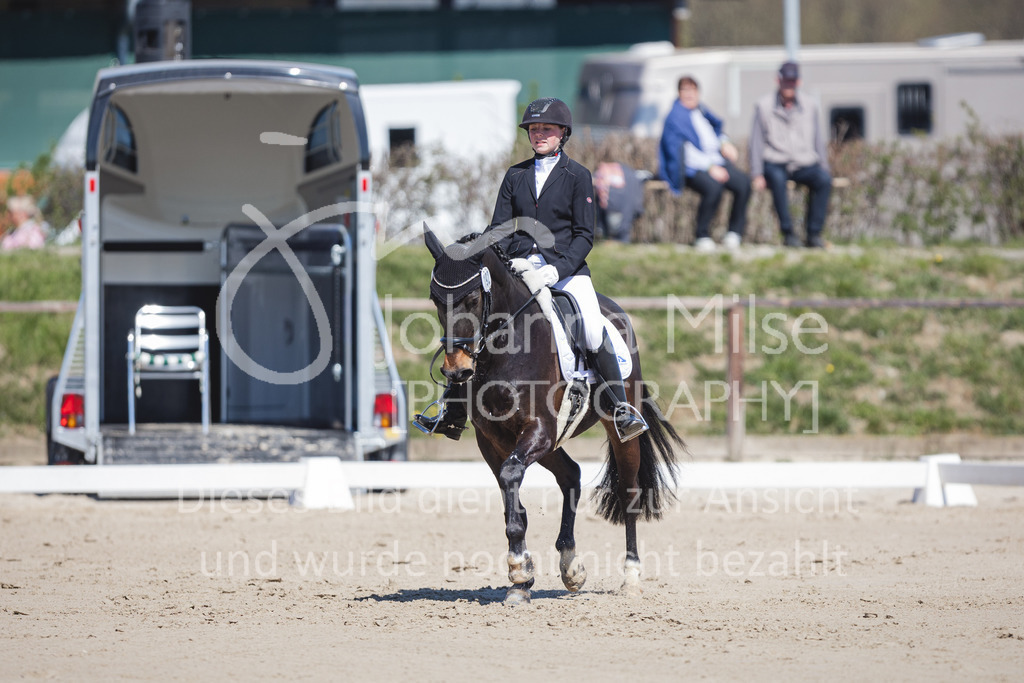 220418_L-Dressur-221 | Frühlingsfest der Pferde
Herford
18.April 2022
Dressurprfg. Kl.L* - Tr. L2ausw. geschlossen