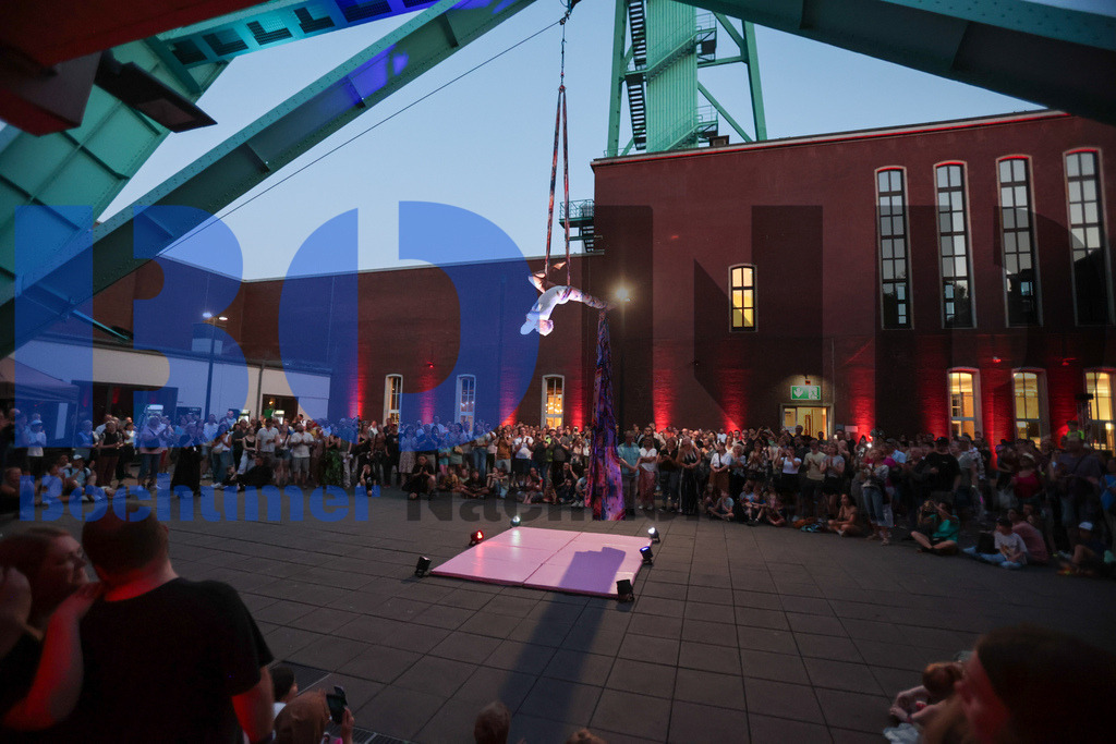 SES_BOCEXT20250626-58 | bond - Realisiert mit Pictrs.com