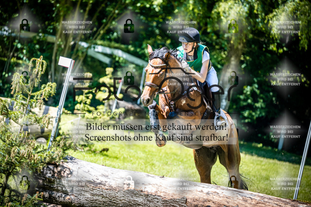 A1_Vielseitigkeitsturnier Melle Oldendorf-15c-0151 | Entdecke hochwertige Reitturnierfotos von Foto Oger. Professionell, emotional und authentisch – jetzt Lieblingsmomente im Shop bestellen.Deutschlandweite Turnierfotografie. - Realisiert mit Pictrs.com