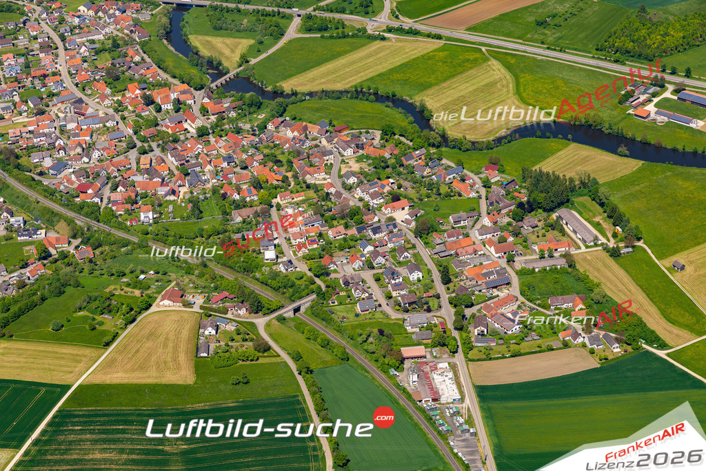 Die Luftaufnahme Ebermergen - Harburg wurde 2021 mittels Flugzeug (keine Drohne) erstellt. Hohe Auflösung -für große Poster und Wandbilder geeignet!