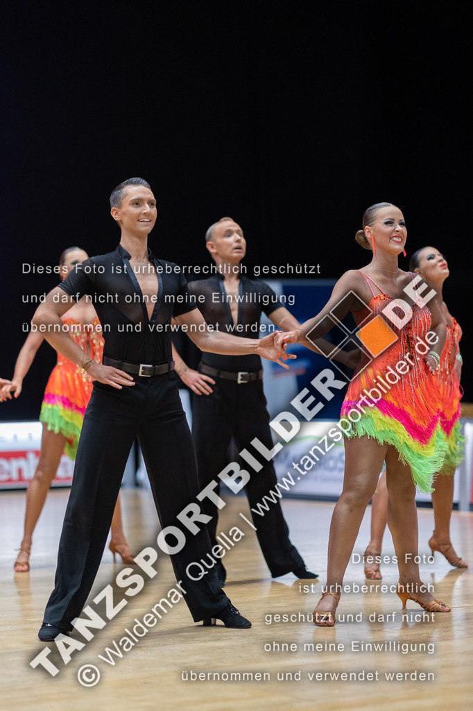 20230115-00845 | Hier finden Sie Tanz Bilder vom Latein und Standard Formationen tanzen. Sportbilder vom Tanzsport. Schöne Fotos und von Weltmeisterschaft, Europameisterschaft, Bundesliga, Regionalliga, Oberliga und Landesliga sowie von GOC Stuttgart, DanceComp, WM Bremen