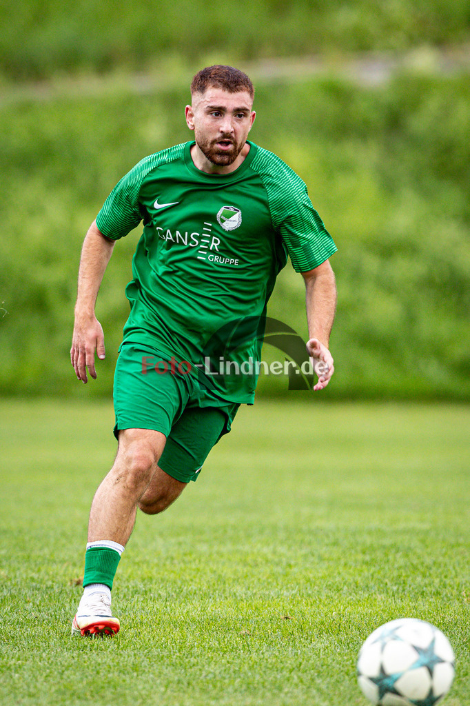 SG Hungerbach gegen TSV Brunnthal | Fußball Kreisliga Herren Oberbayern Zugspitze Gruppe 1, SG Hungerbach gegen TSV Brunnthal, 20240803,Alexander SOKOLIS (TSV Brunnthal 5) in Aktion,2024-08-03 in Huglfing (Sportpark Huglfing), Alexander SOKOLIS (TSV Brunnthal 5)Copyright: WolfgangxLindner www.foto-lindner.de
