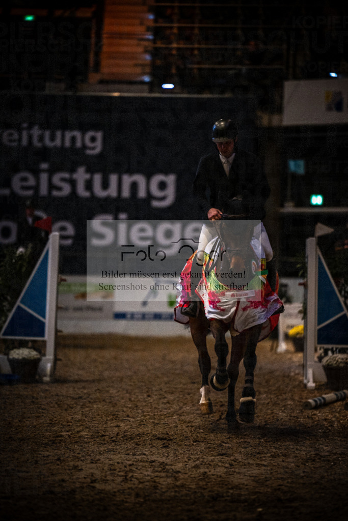 DOS_0041 | Entdecke hochwertige Reitturnierfotos von Foto Oger. Professionell, emotional und authentisch – jetzt Lieblingsmomente im Shop bestellen.Deutschlandweite Turnierfotografie. - Realisiert mit Pictrs.com