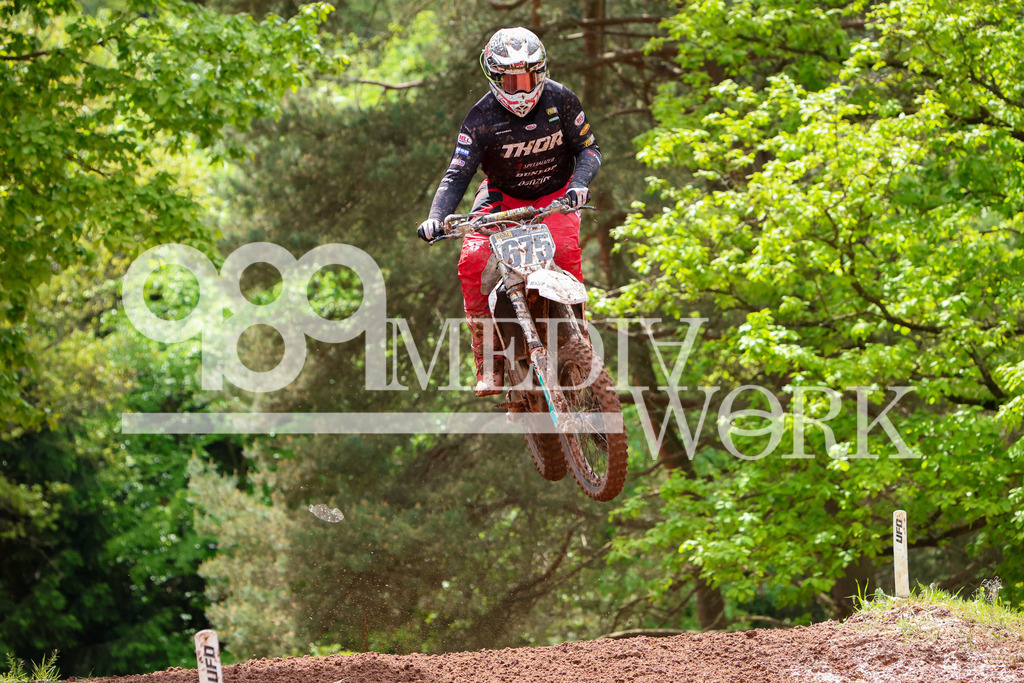 5E6A9995 | 989 MEDIAWORK