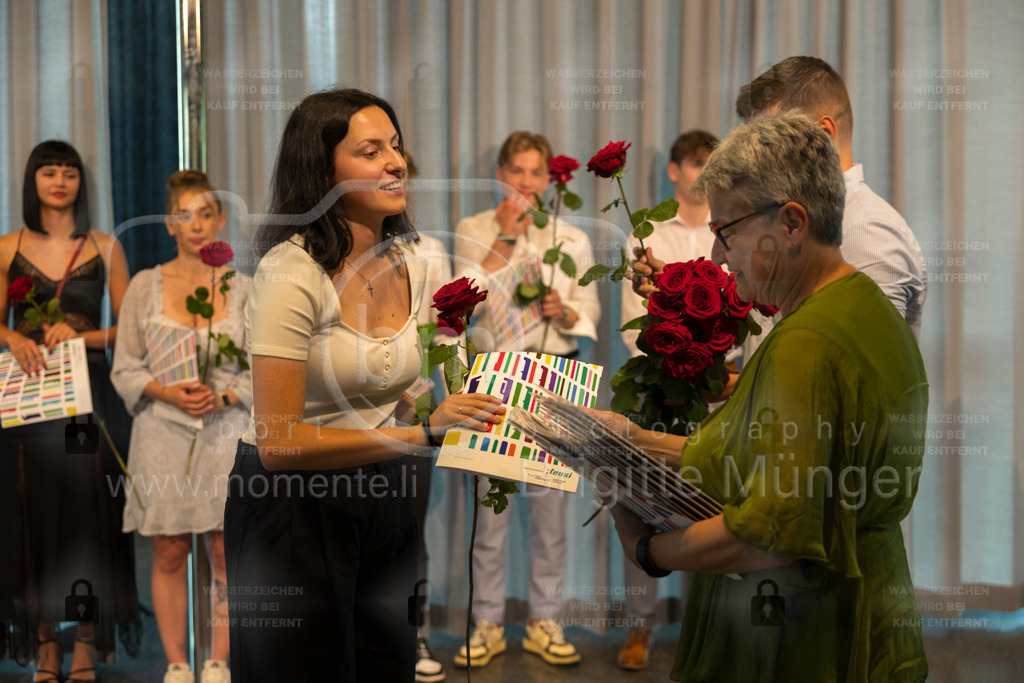 FeusiDiplomfeier_R6OO3086 | Brigitte Münger / bmsportphotography - Realisiert mit Pictrs.com