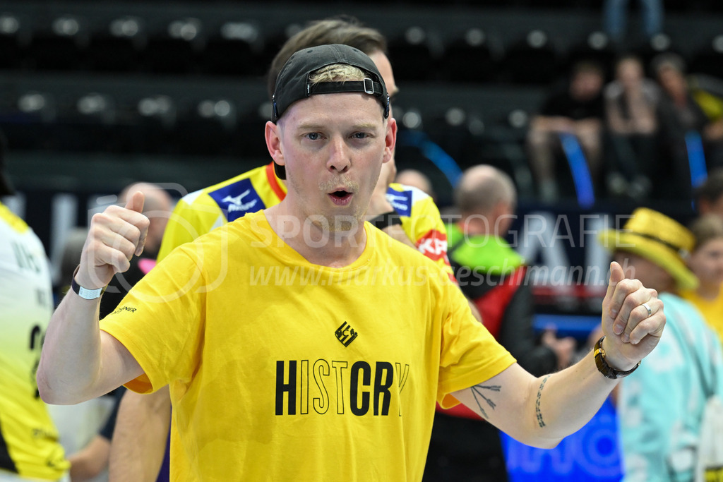 Zug United - HC Rychenberg - 25. April 2026 | Der ehemalige HCR-Spieler Markus Lindgjerdet ist extra aus Schweden angereist, um den HCR zu unterstützen am L-UPL Superfinal-Spiel zwischen Zug United und HC Rychenberg am 25. April 2026 in der BCF Arena, Fribourg, Schweiz.Bild: Sportfotografie Markus Aeschimann | www.markus-aeschimann.ch - Realisiert mit Pictrs.com