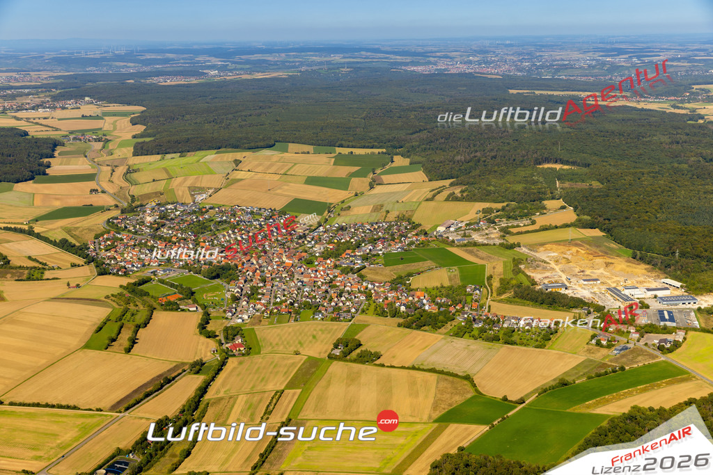 Das Luftbild zeigt :  Kleinrinderfeld - Die Luftaufnahme wurde 2023 vom UL-Flugzeug aus erstellt ( keine Drohne ) - Hochauflösende Luftaufnahme - Für grossformatige Ausdrucke geeignet. Die Geschenkidee !Mit Lizenz und Bildrechte bestellbar