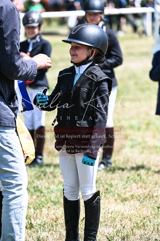 DSC_9928 | Pferde- und Turnierfotografie in Westsachsen. Pferdeportraits, Auftragszeichnungen und intuitive Kunst.