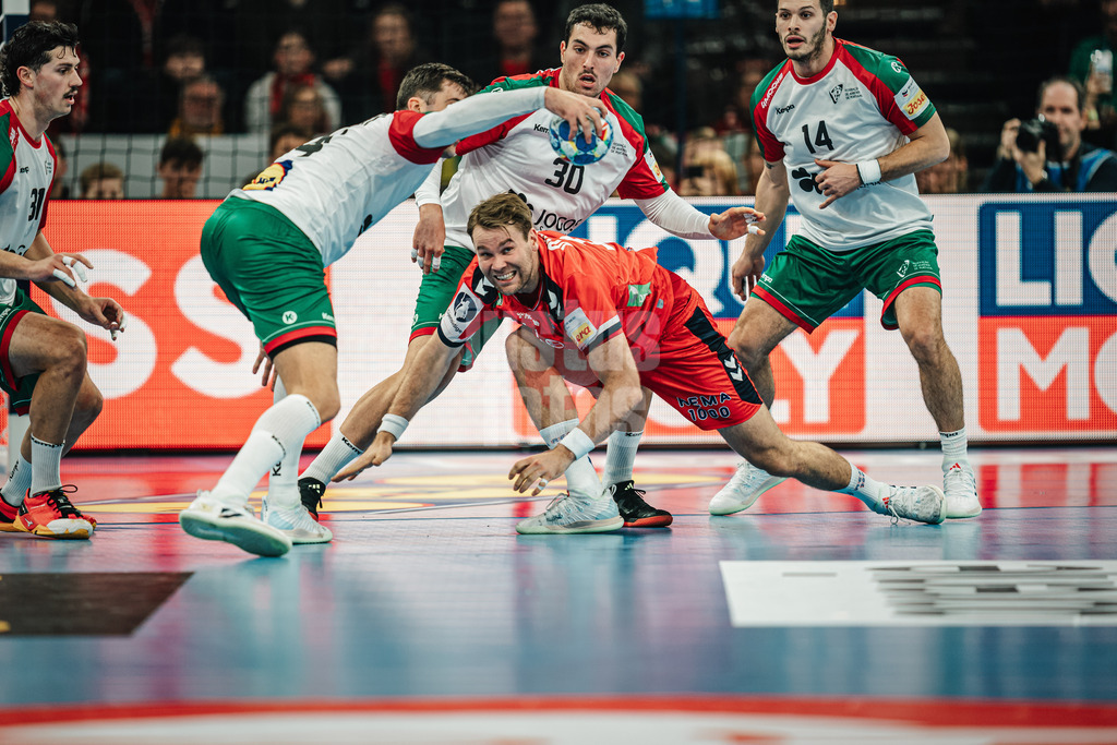 Handball | Herren | EHF EURO 2024 | European Championshop Men 2024 Final Tournament | Norwegen vs. Portugal | 17.01.2023 | Petter Overby (#11, Norwegen, NOR) verliert den Ball