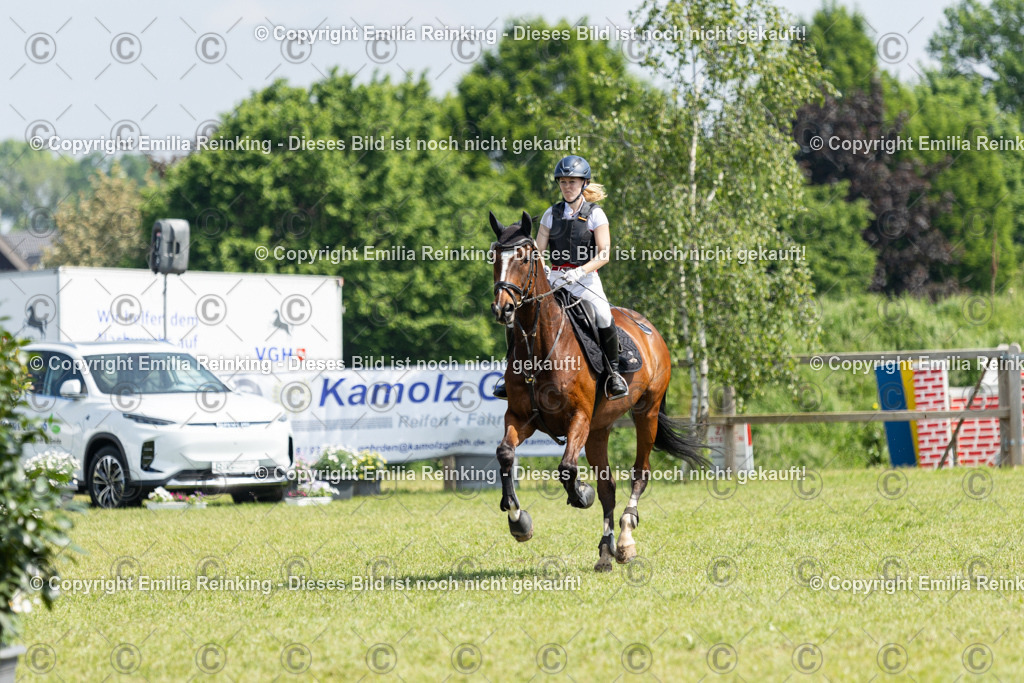 CL5A3297 | Emilia Reinking Fotografie - Realisiert mit Pictrs.com