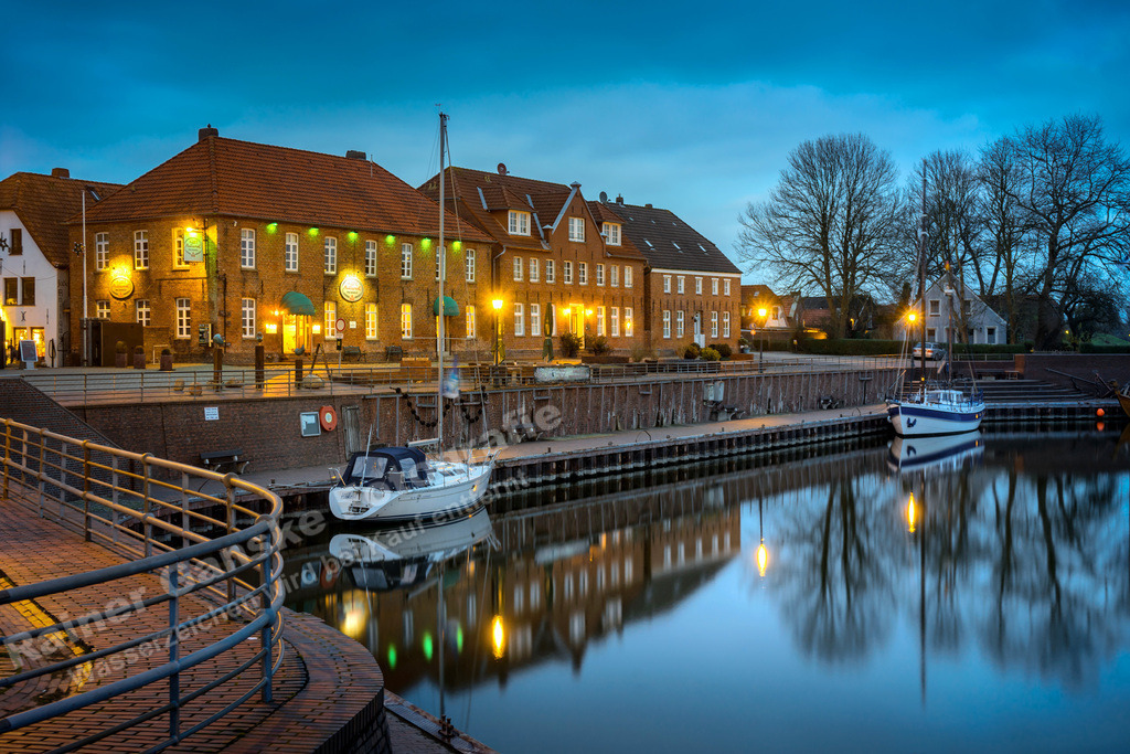 002 Hooksiel Alter Hafen - 19-11-2016 -R Ganske | Onlineshop mit Bildern von Stränden, Häfen und Meer. Leinwände, Poster, Kalender und andere Materialien erhältlich. Kommerzielle Lizenzen möglich.  - Realisiert mit Pictrs.com