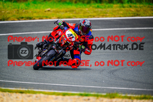 MaZZes_FotoMatrix_240728_6007705_3781 | TWIN