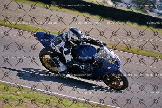 26bt05-0010 | markuskiefer.com - Realisiert mit Pictrs.com