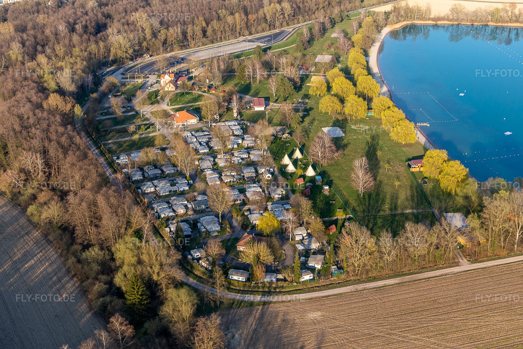 Luftbild: Camping Municipal des Mouettes in Lauterbourg im Bundesland Bas-Rhin in Frankreich. – Foto: IMG_130987.jpg vom 22.03.2022 durch Werner Riehm/FLY-FOTO.de – Auflösung des Originals: 5472 x 3648 px – Le camping de Lauterbourg