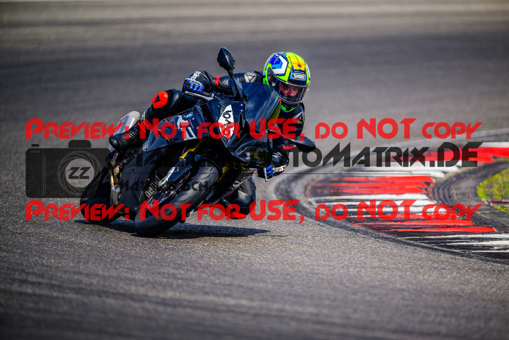 MaZZes_FotoMatrix_240717_6007705_6894 | GELB