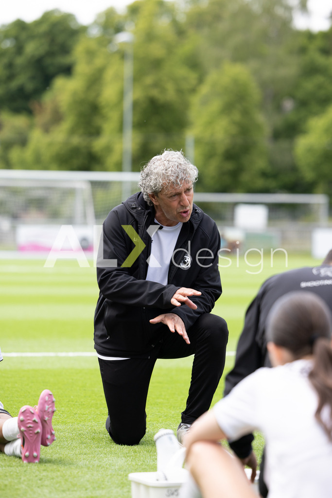 Fußball I Frauen I Saison 2025-2026 I Frauen 3. Liga | FVRZ Gruppe 2 | 18. Spieltag I Spielvereinigung Schaffhausen Damen 1 - Team Furttal Zürich I 17.05.2026 | Hochwertige Sportfotos kaufen & lizenzieren für Medien, Vereine, Agenturen & Sportler:innen. Entdecke professionelle Sportfotografie im Bildshop von Alexander Franzen. - Realisiert mit Pictrs.com